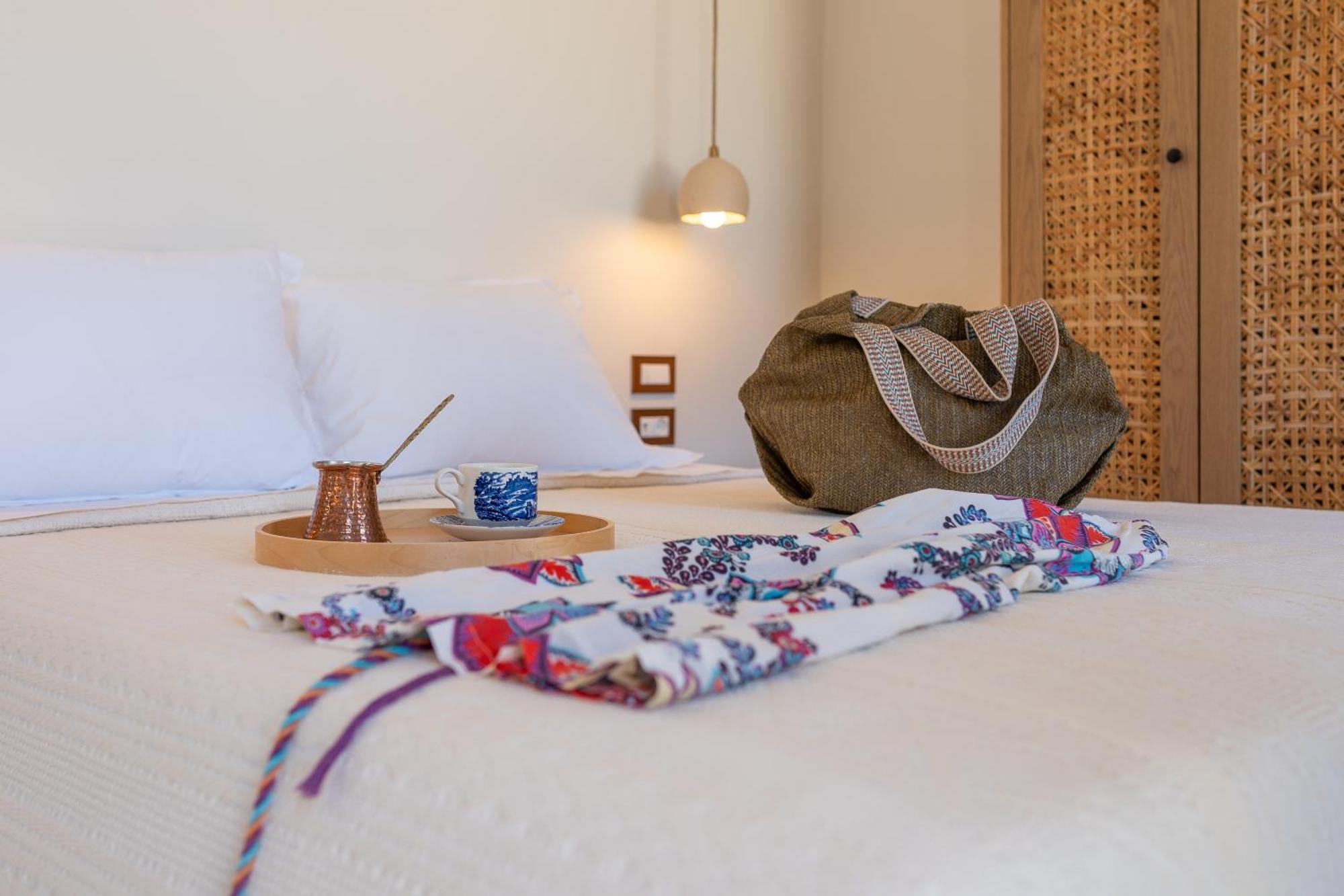 Nisomar Suites Sými Esterno foto