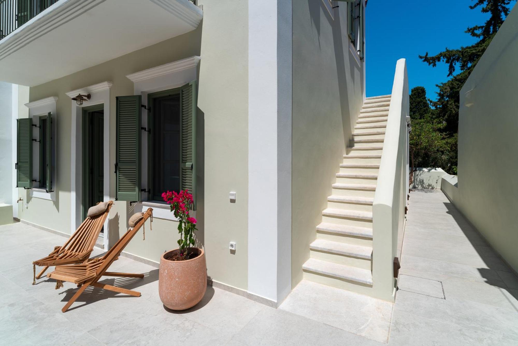 Nisomar Suites Sými Esterno foto