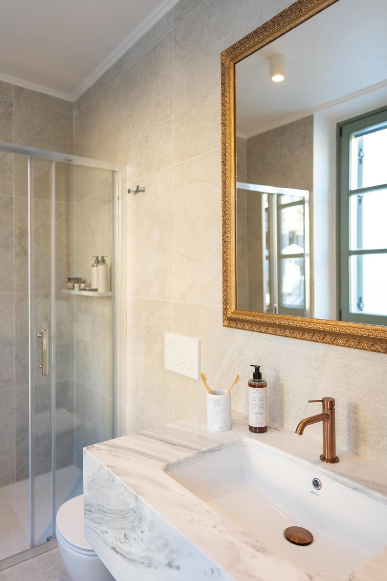 Nisomar Suites Sými Esterno foto