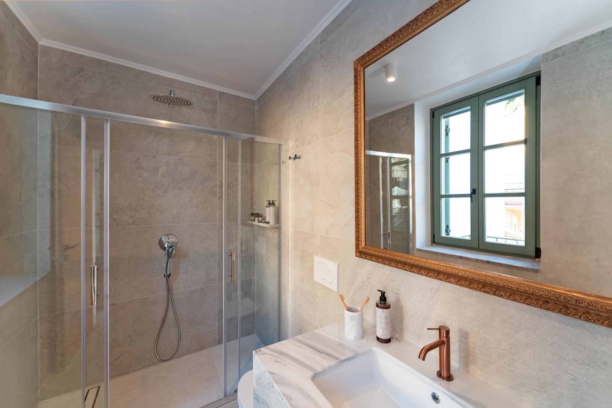 Nisomar Suites Sými Esterno foto
