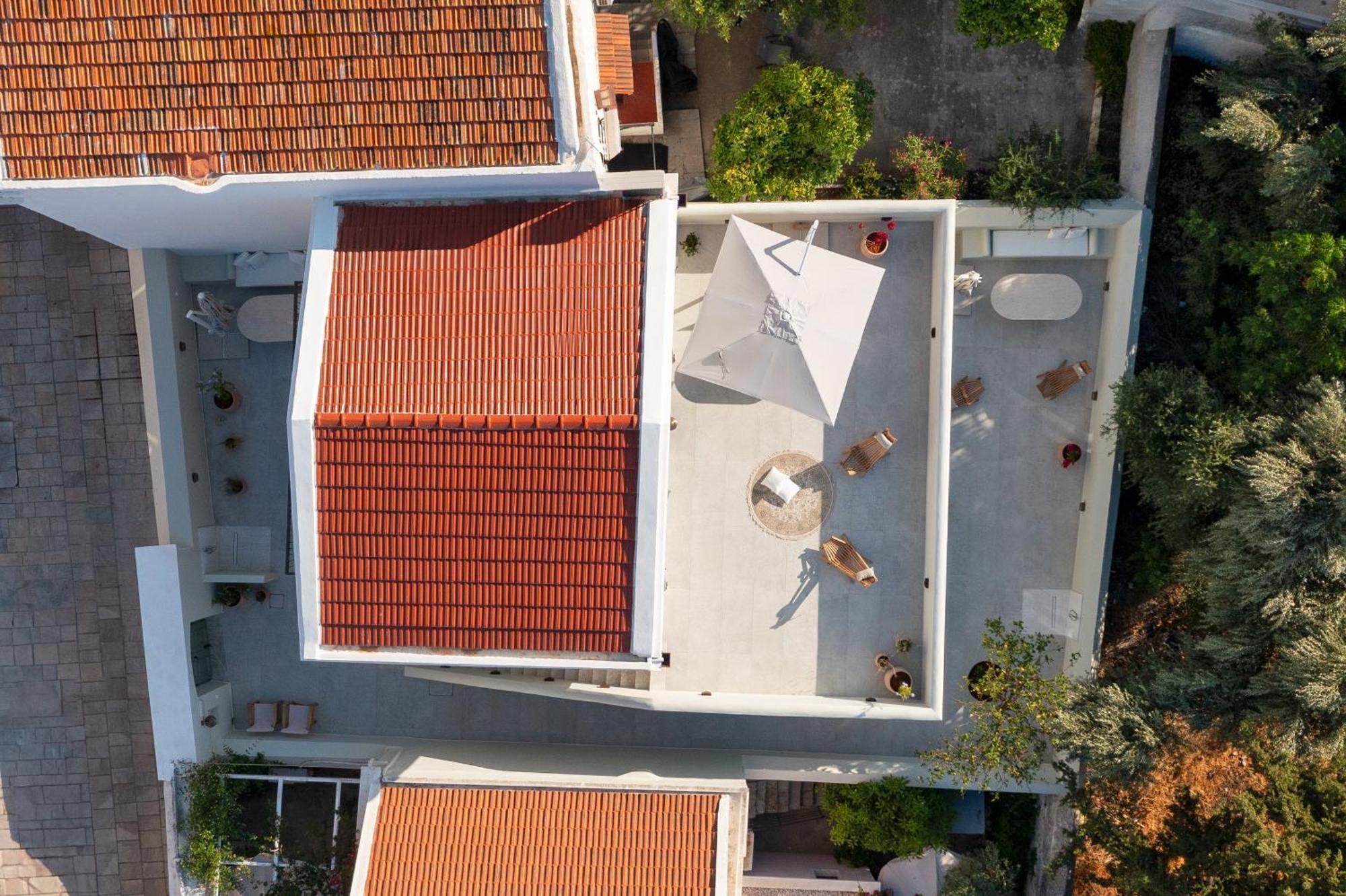 Nisomar Suites Sými Esterno foto