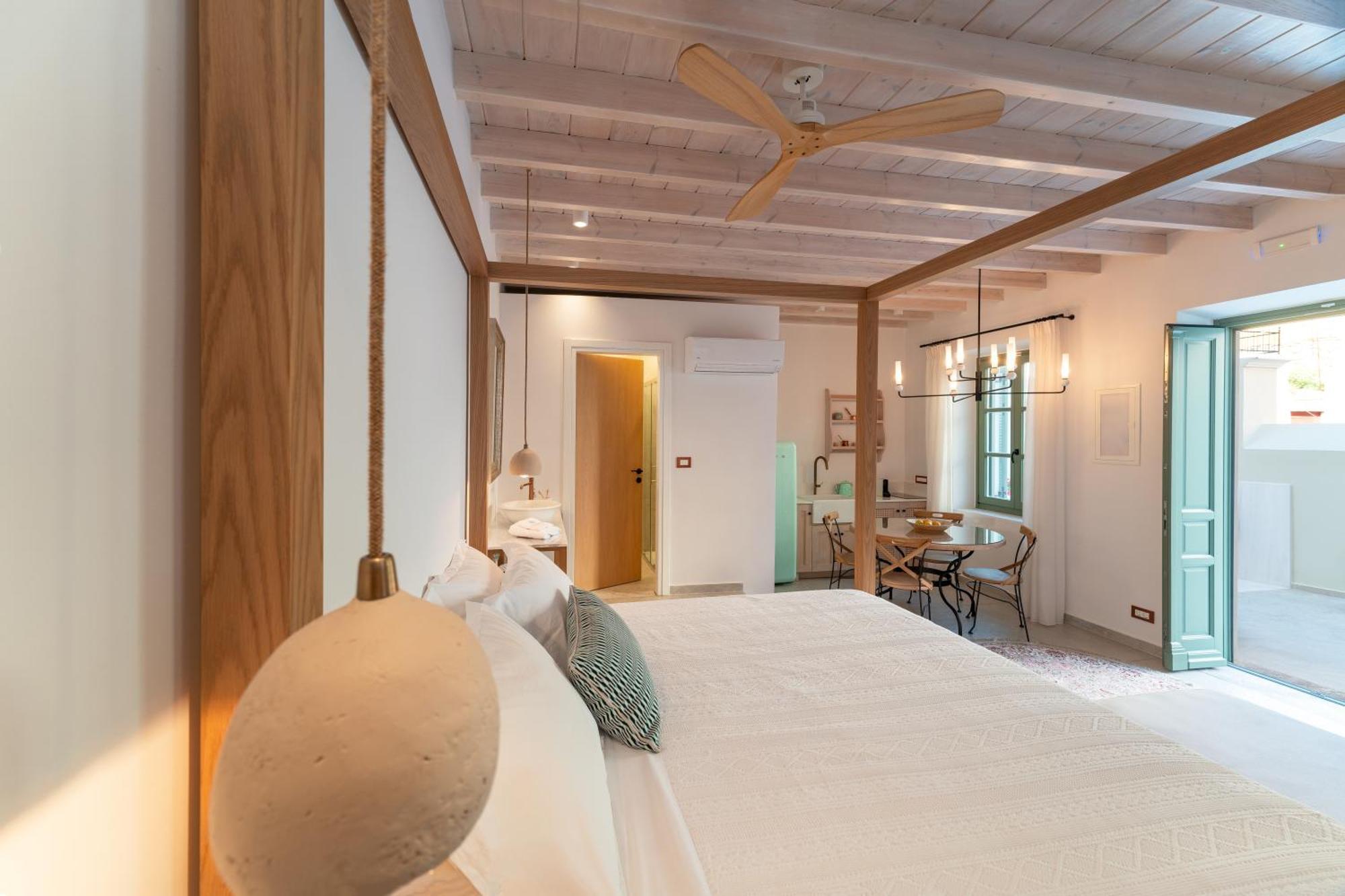 Nisomar Suites Sými Esterno foto