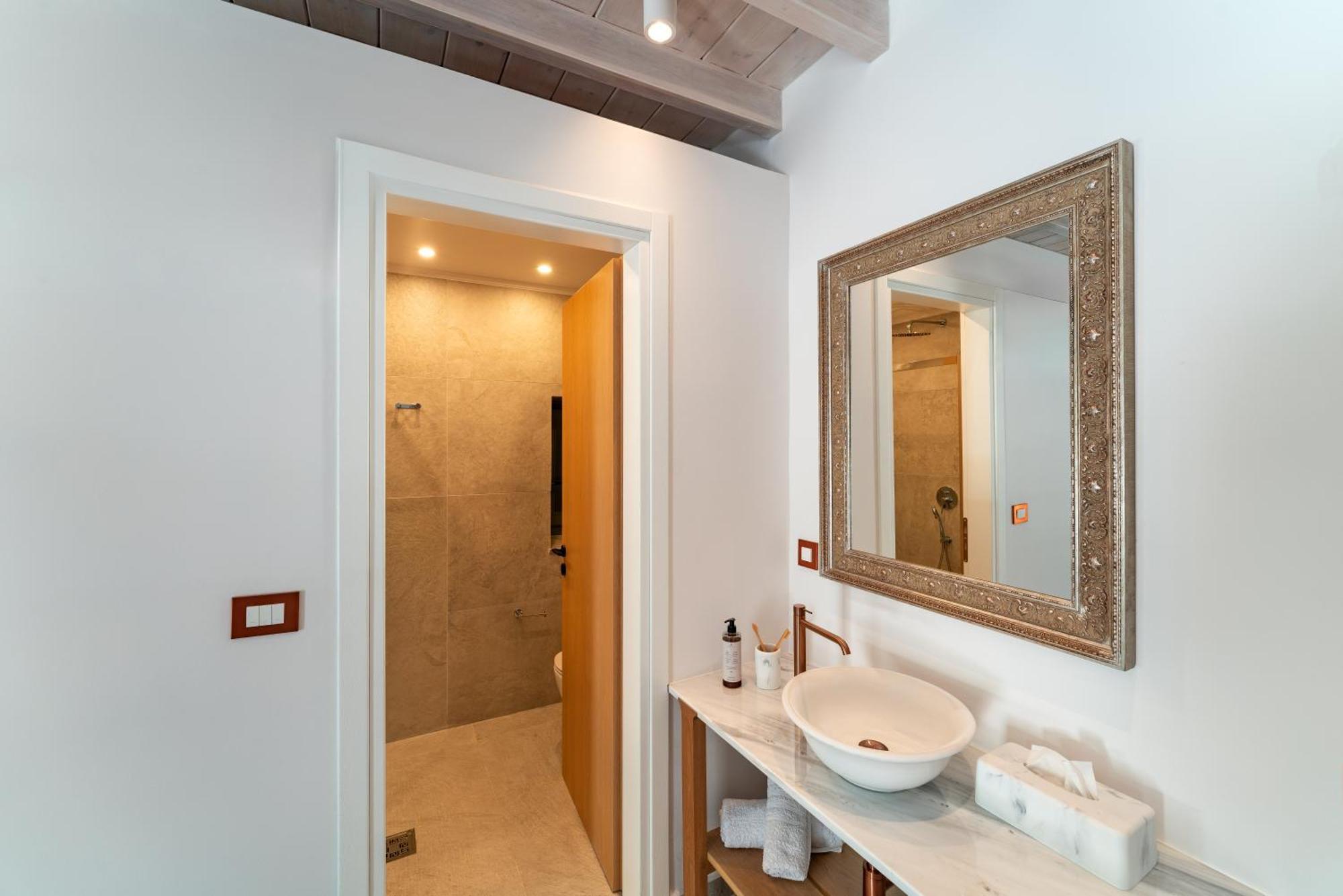 Nisomar Suites Sými Esterno foto